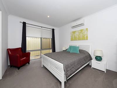 34 Magnesia Road, WATTLE GROVE, WA 6107 AUS