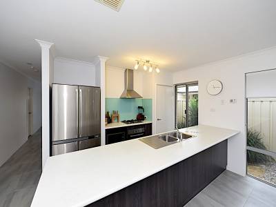 34 Magnesia Road, WATTLE GROVE, WA 6107 AUS