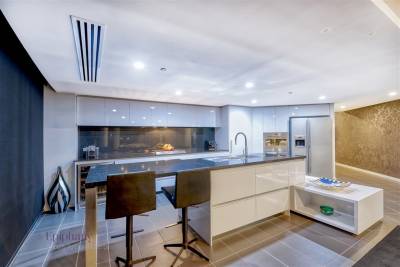 BURSWOOD, WA 6100 AUS