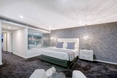 BURSWOOD, WA 6100 AUS