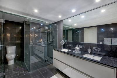 BURSWOOD, WA 6100 AUS