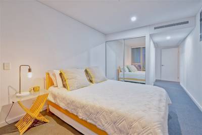 BURSWOOD, WA 6100 AUS