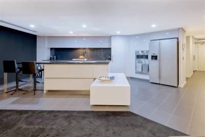 BURSWOOD, WA 6100 AUS