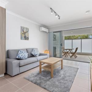 8/24 Westralia Gardens, ROCKINGHAM, WA 6168 AUS